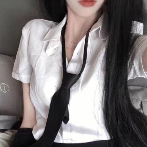 闪婚，绿茶夫人又砸钱虐渣了